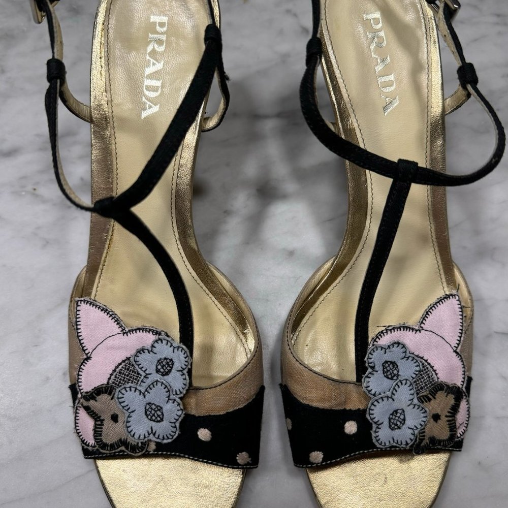 PRADA Vintage/RARE Linen Floral Kitten Heels Size IT 38.5